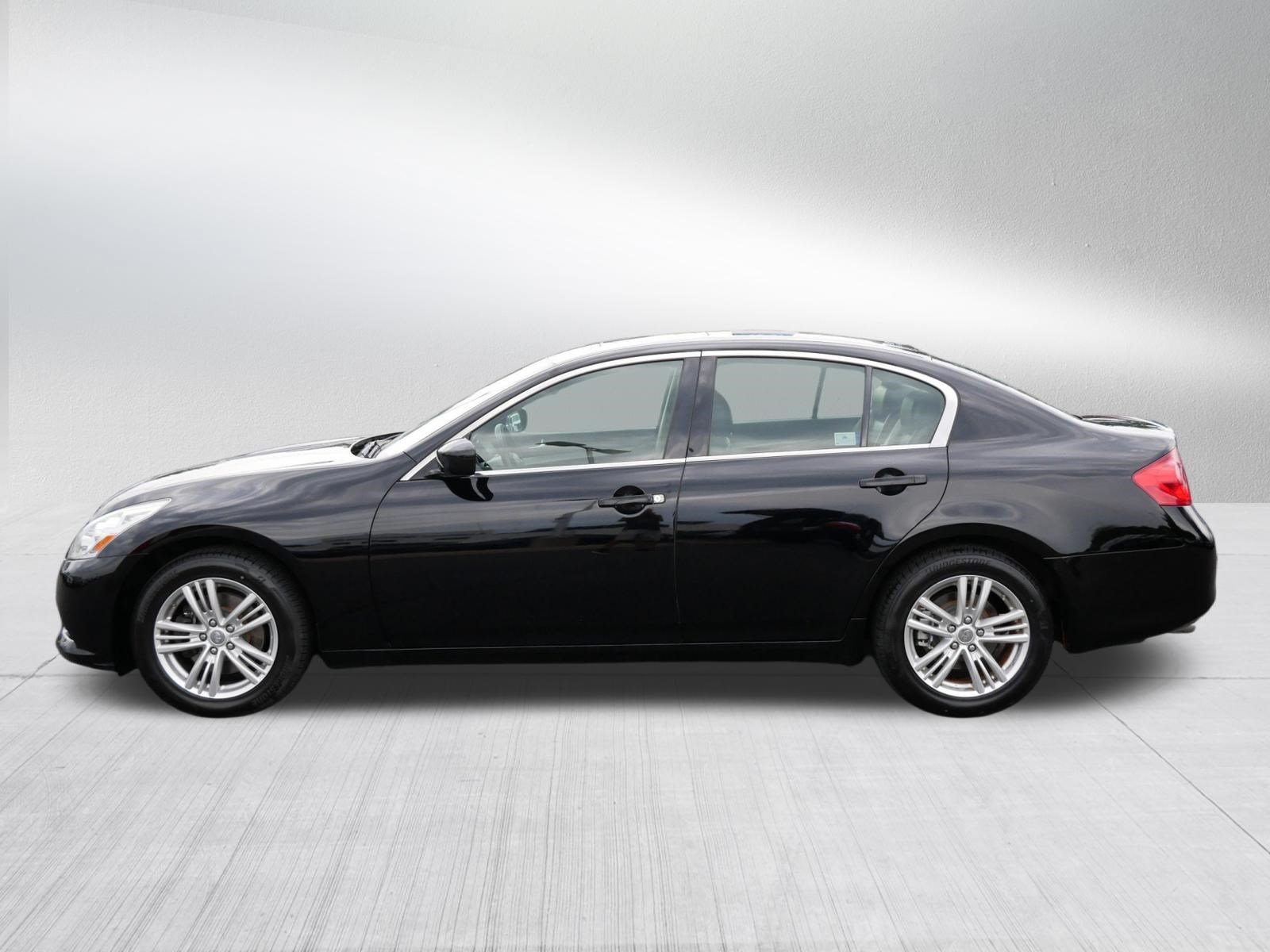 Used 2013 INFINITI G37 x Sedan w/ Premium Pkg AWD/4WD image 4