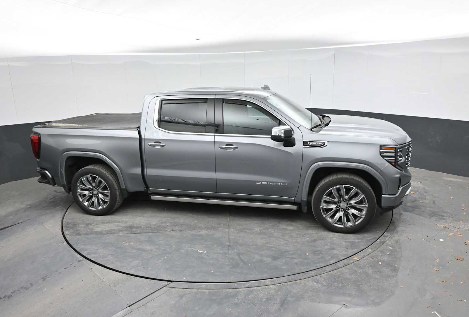 Used 2025 GMC Sierra 1500 Denali w/ Denali Reserve Package AWD/4WD image 37