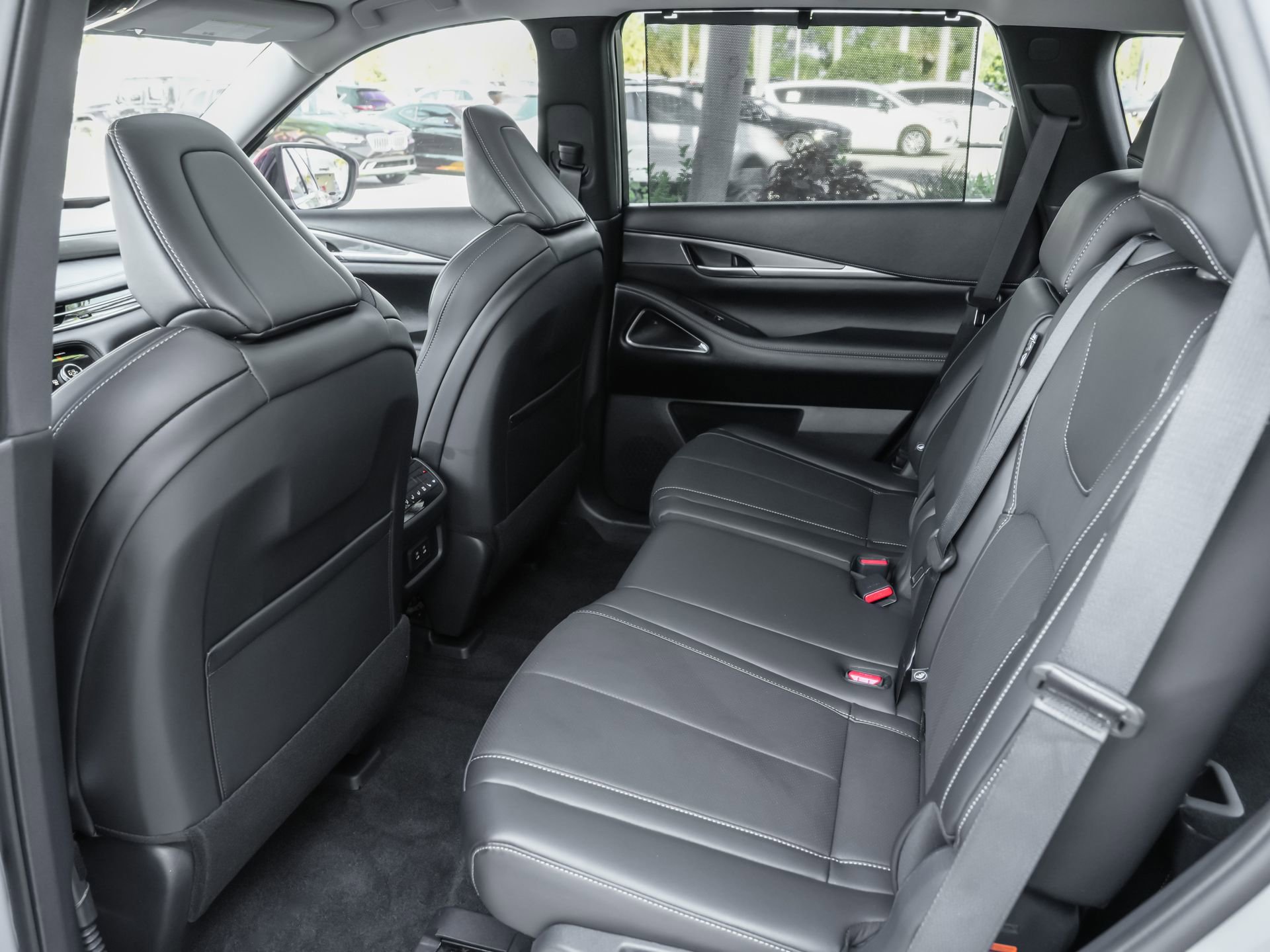 Certified 2026 INFINITI QX60 Luxe w/ Cargo Package FWD image 32