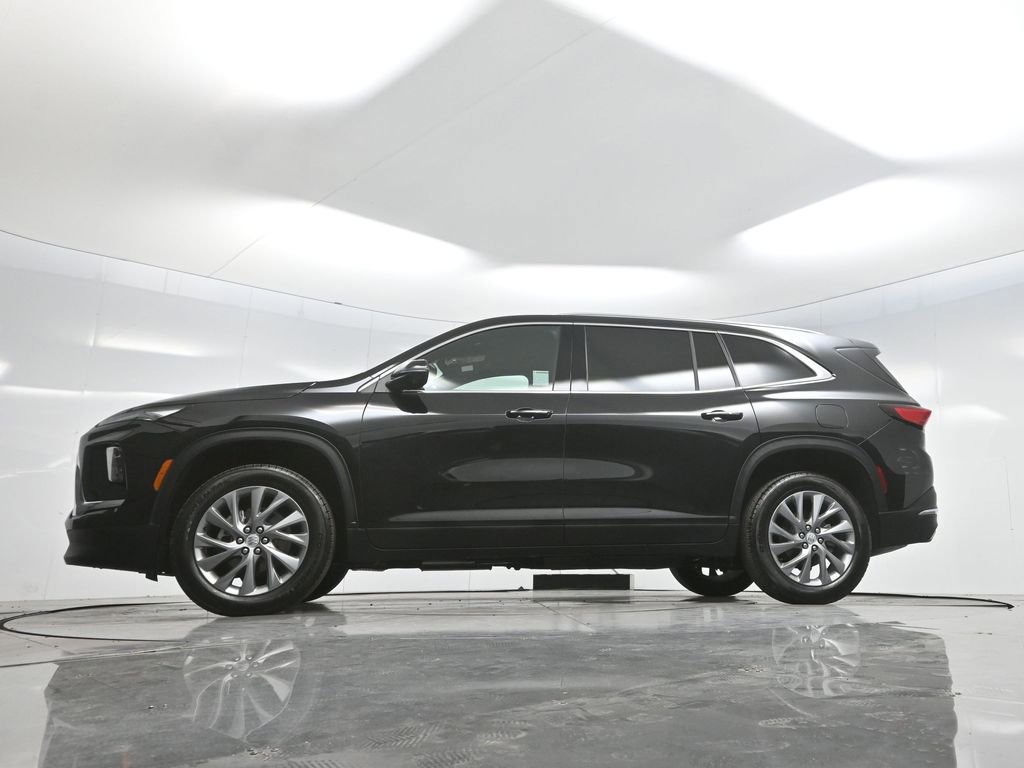 Used 2025 Buick Enclave Preferred image 7
