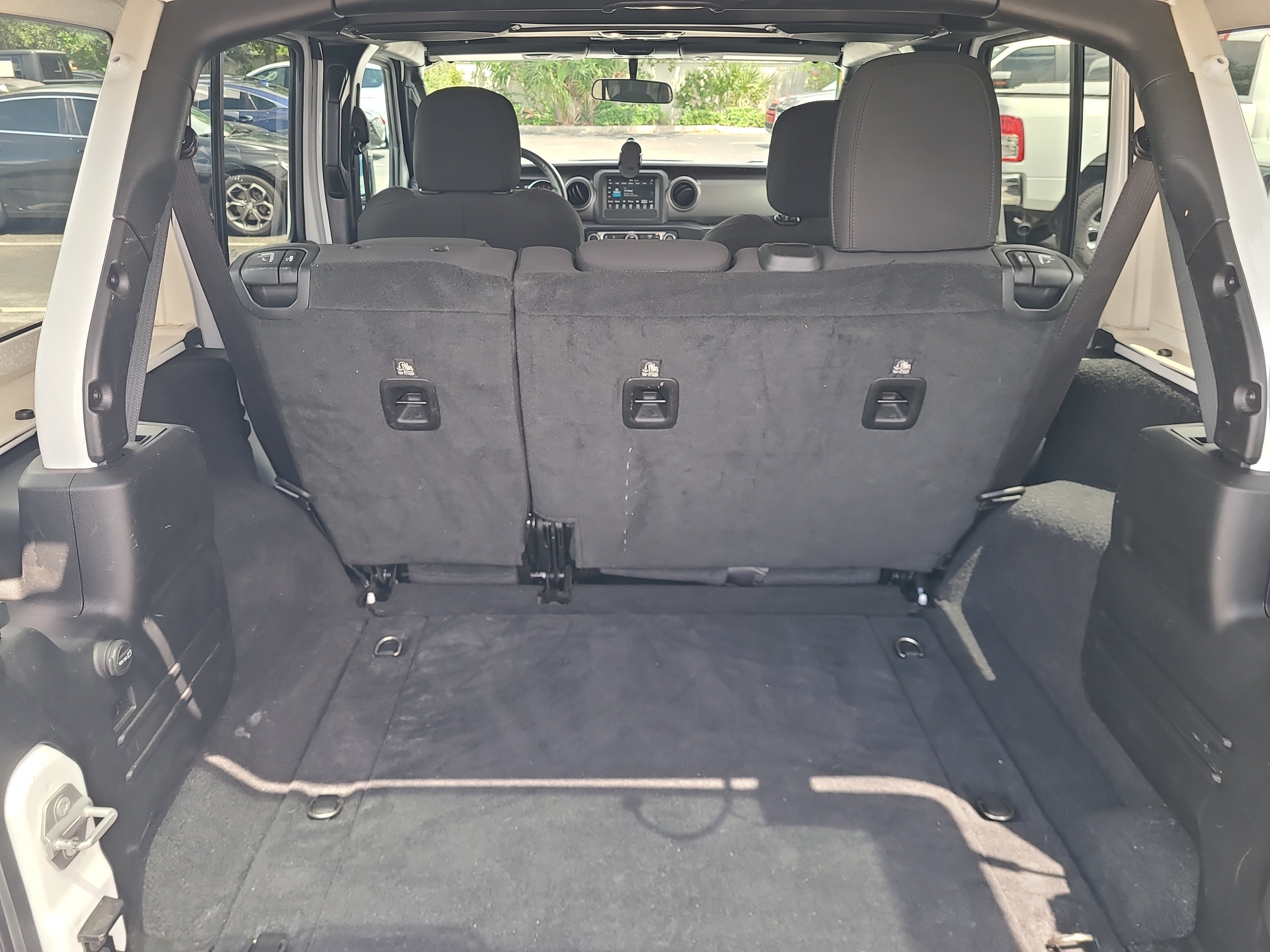 Used 2021 Jeep Wrangler Unlimited Sport AWD/4WD image 9