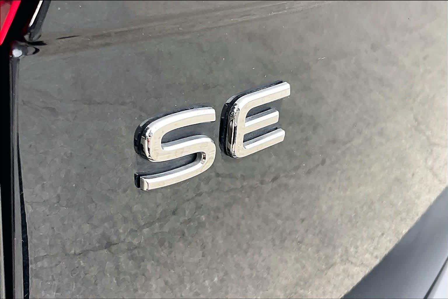 Used 2023 Volkswagen Tiguan SE R-Line FWD image 10