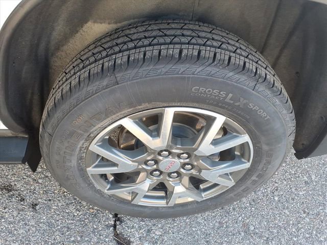 Used 2022 GMC Acadia SLE w/ Driver Convenience Package image 12