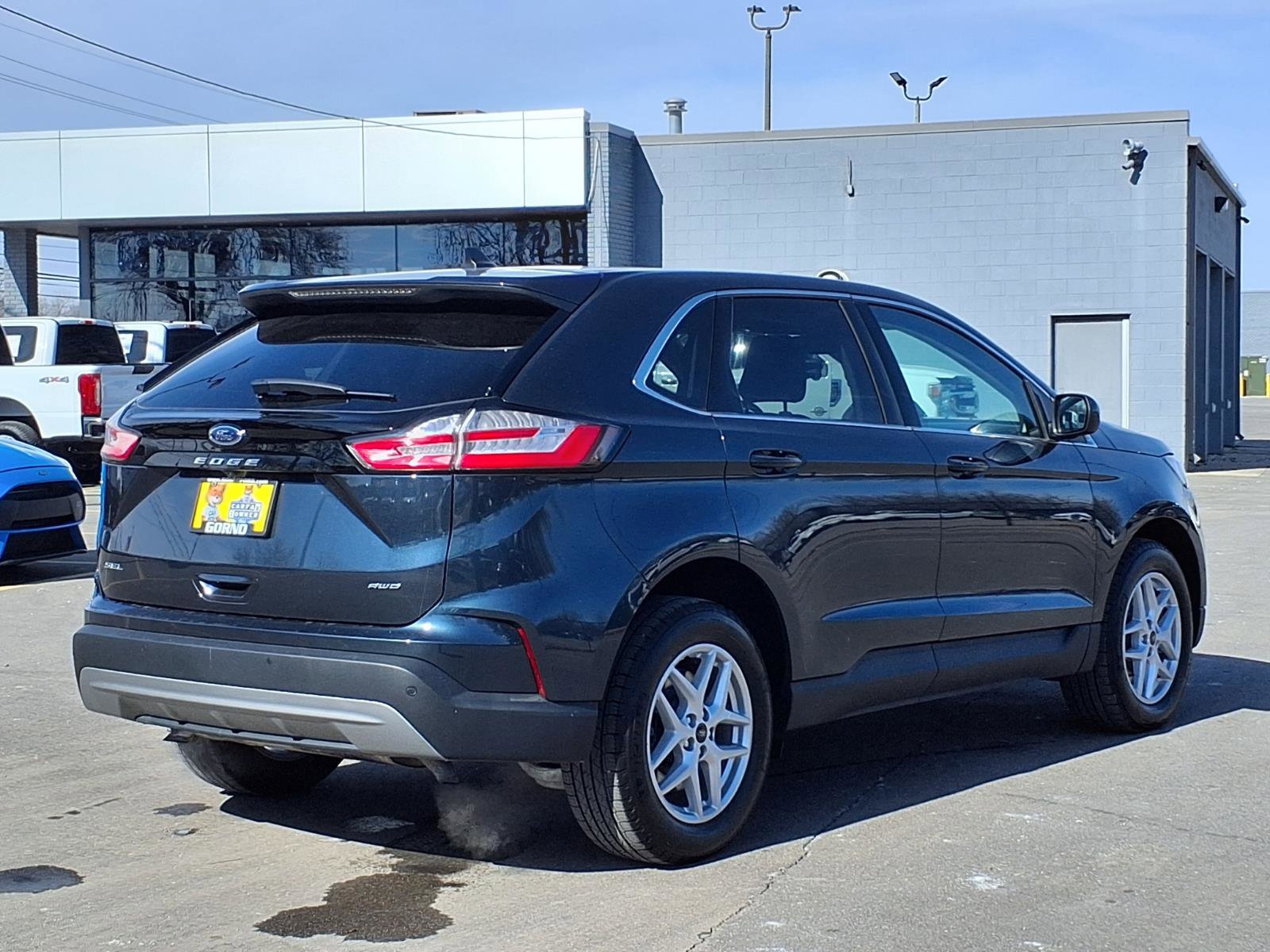 Used 2024 Ford Edge SEL w/ Convenience Package image 2