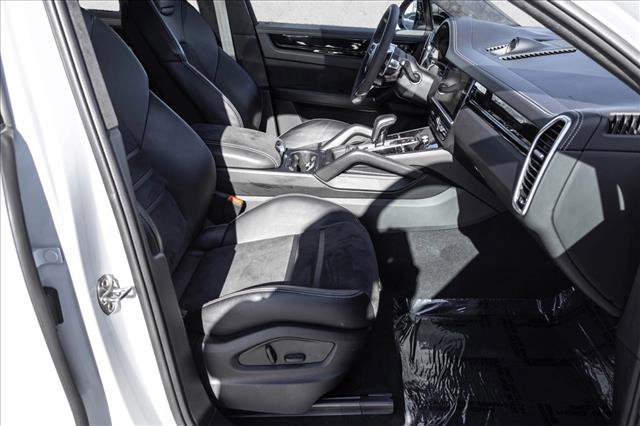 Used 2022 Porsche Cayenne GTS image 25