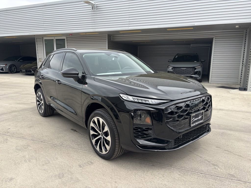 New 2026 Audi Q3 quattro 2.0T AWD/4WD image 3