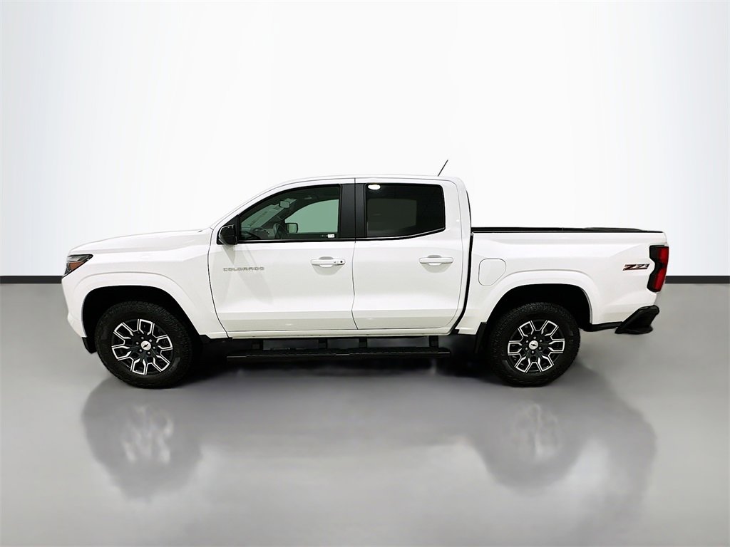 Used 2024 Chevrolet Colorado Z71 w/ Z71 Convenience Package 2 image 4
