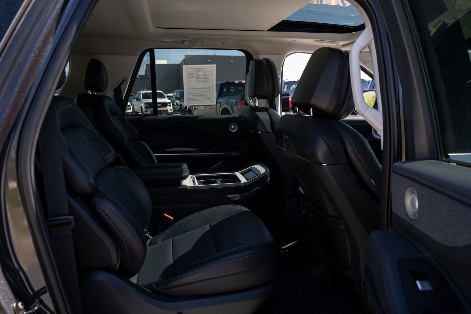 Used 2025 Lincoln Navigator L Reserve AWD/4WD image 39