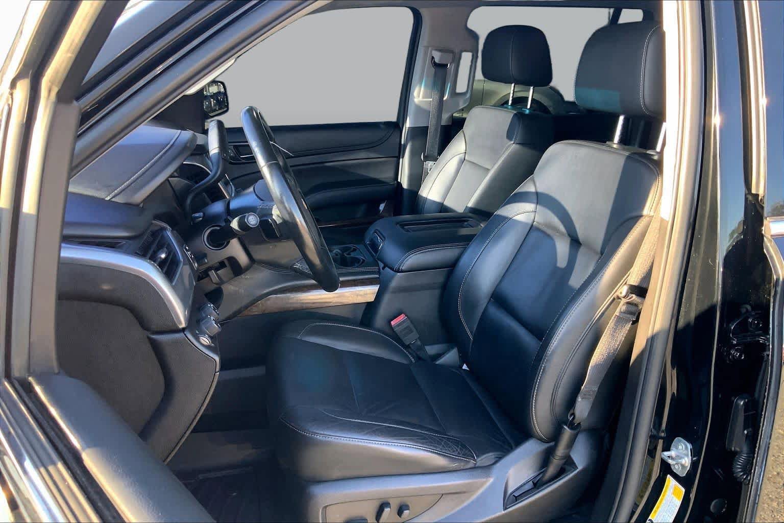 Used 2019 Chevrolet Suburban LT AWD/4WD image 8