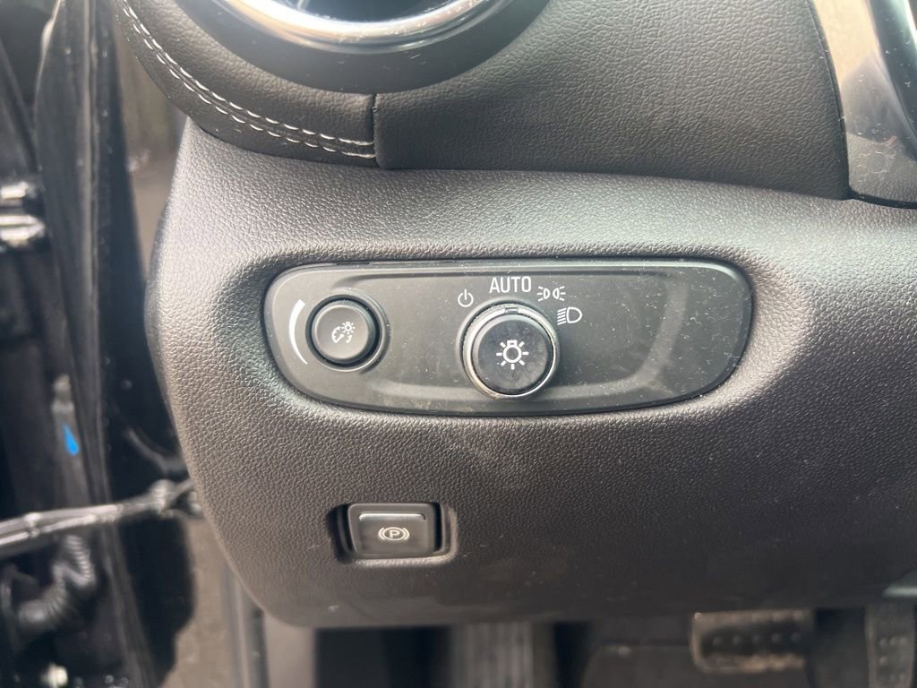 Certified 2024 Chevrolet Blazer LT w/ Convenience Package image 18