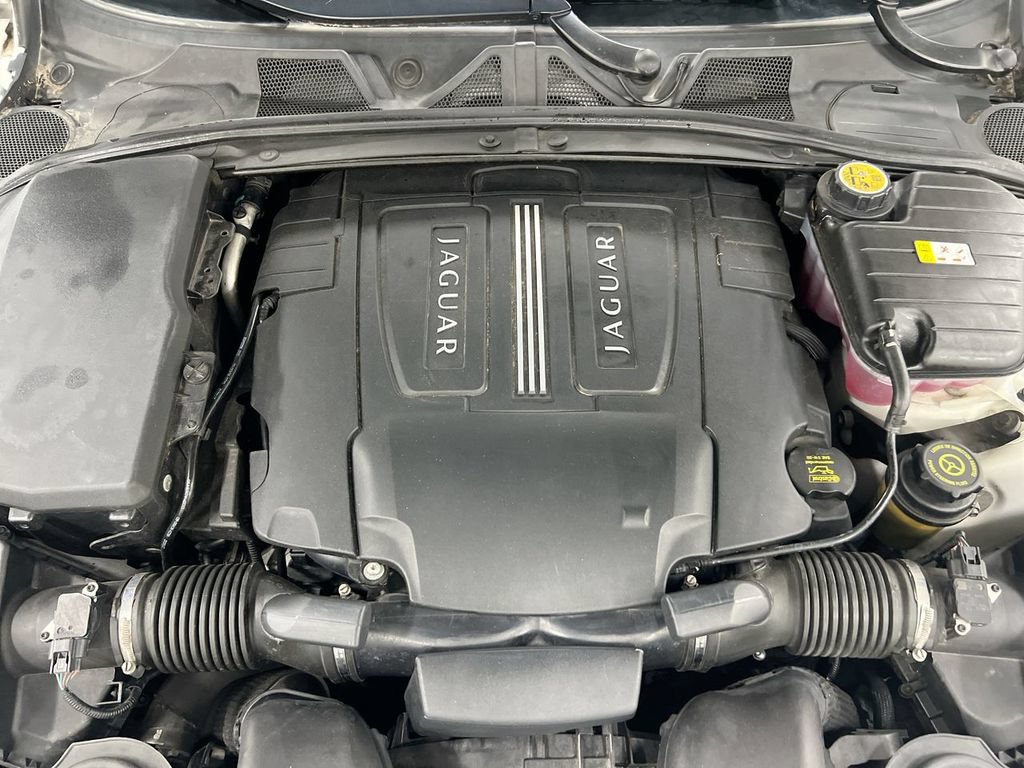 Used 2012 Jaguar XF RWD image 26