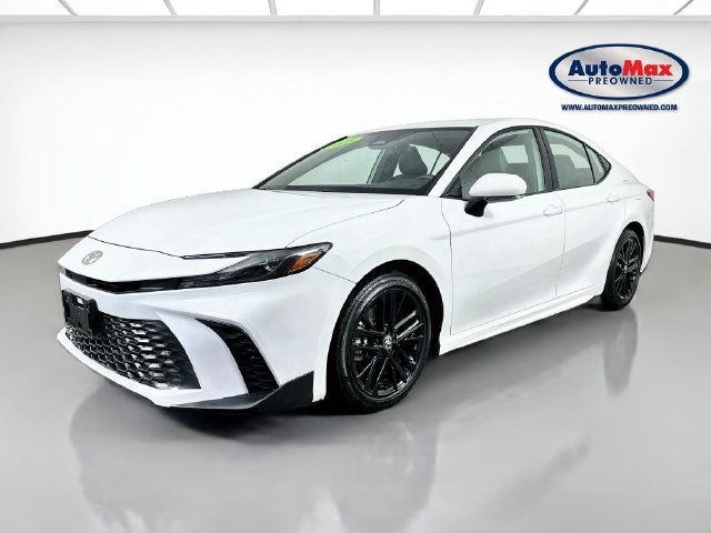Used 2025 Toyota Camry SE FWD image 4