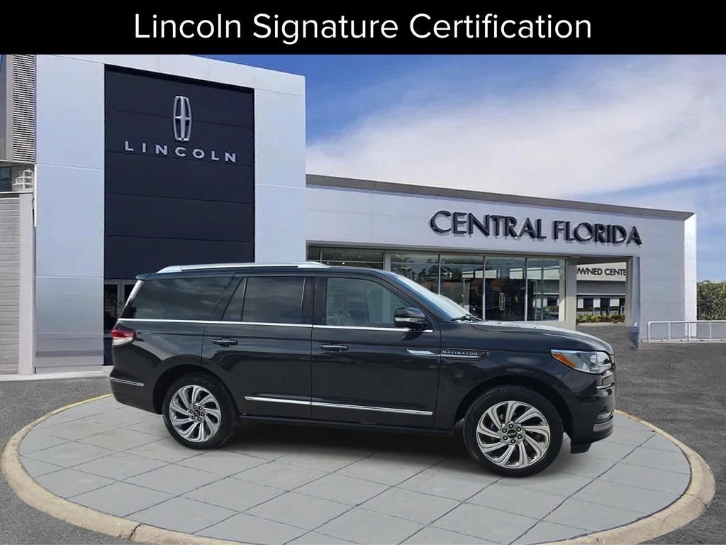 Certified 2024 Lincoln Navigator Reserve AWD/4WD image 1