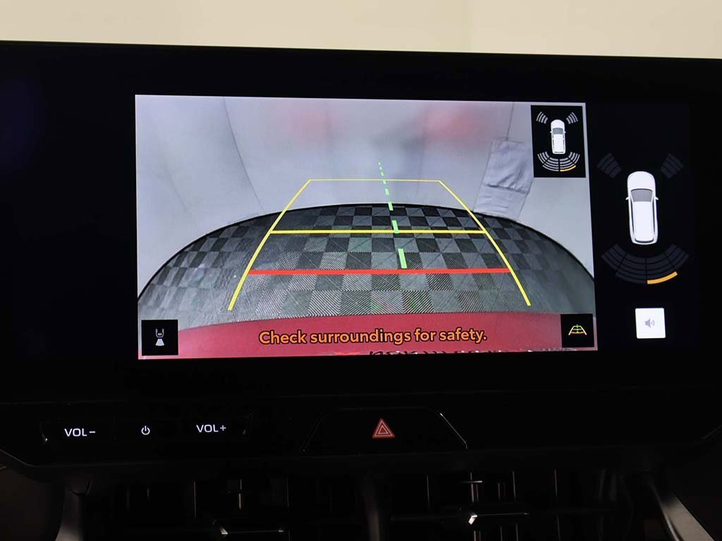 Used 2023 Toyota Venza Nightshade image 39