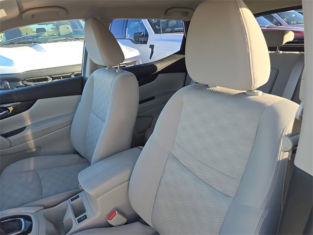 Used 2018 Nissan Rogue Sport SV w/ SV Technology Package image 18