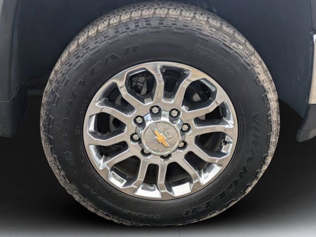 Used 2024 Chevrolet Silverado 2500 LTZ w/ LTZ Plus Package image 9