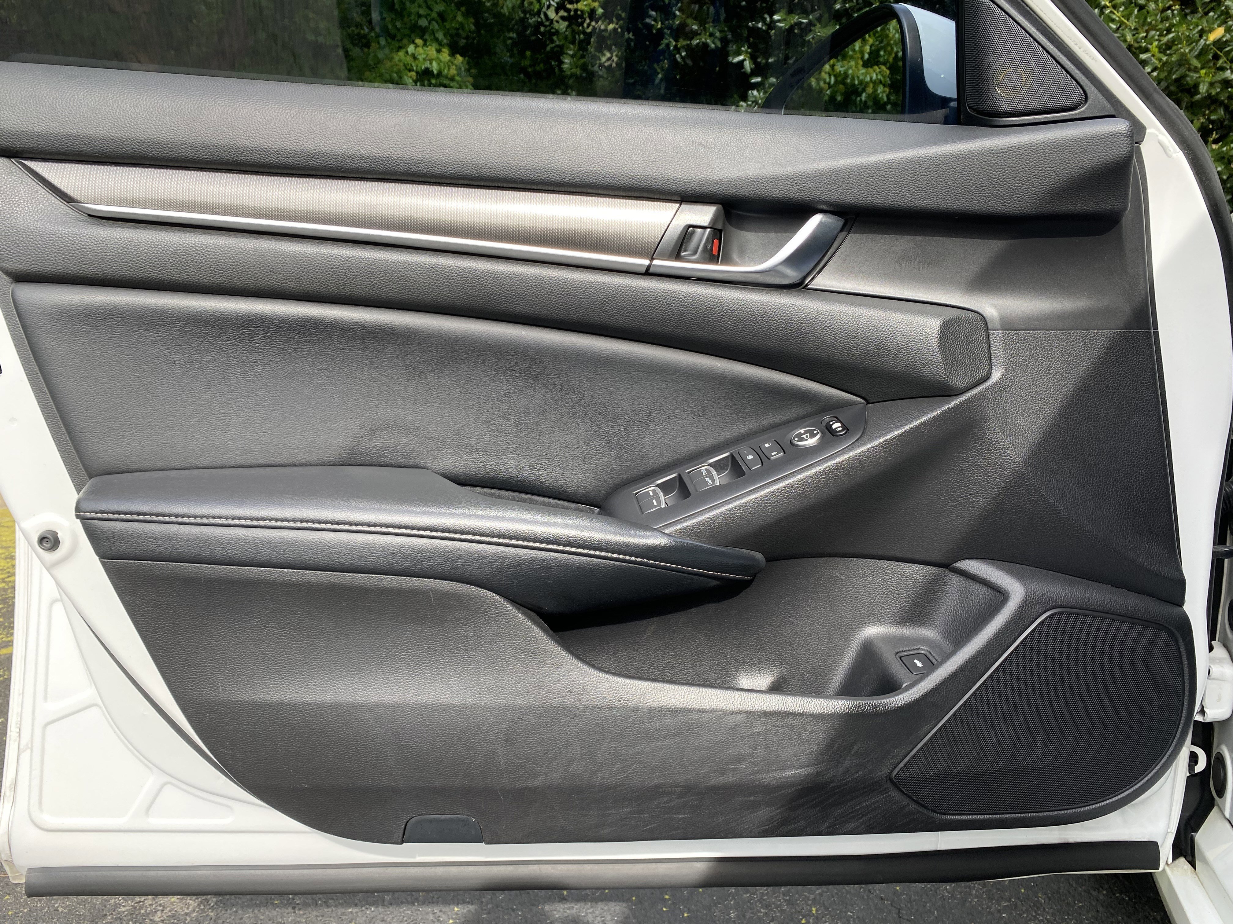 Used 2018 Honda Accord Sport image 14