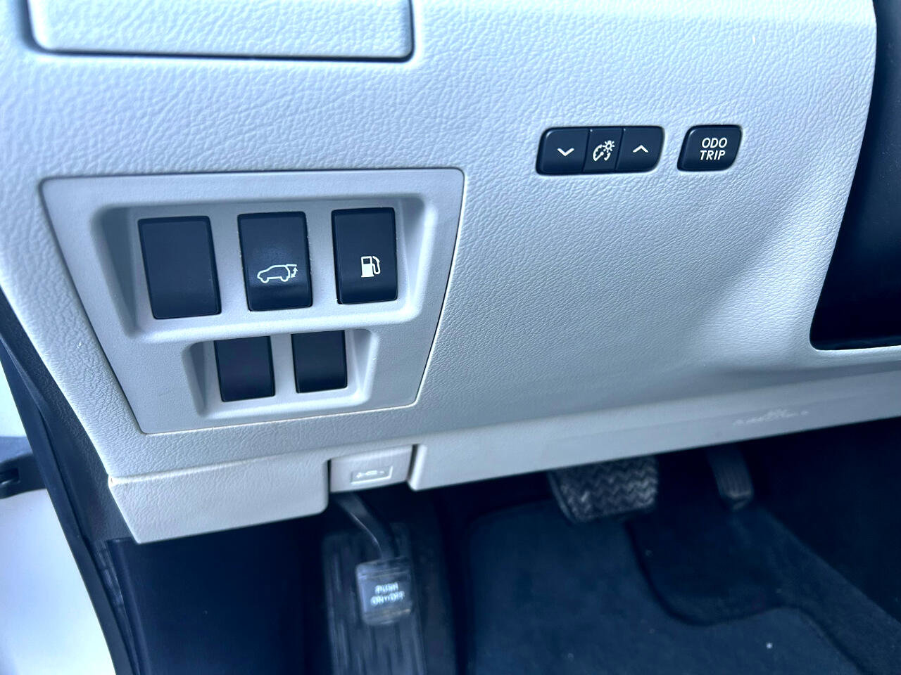 Used 2011 Lexus RX 450h AWD image 12