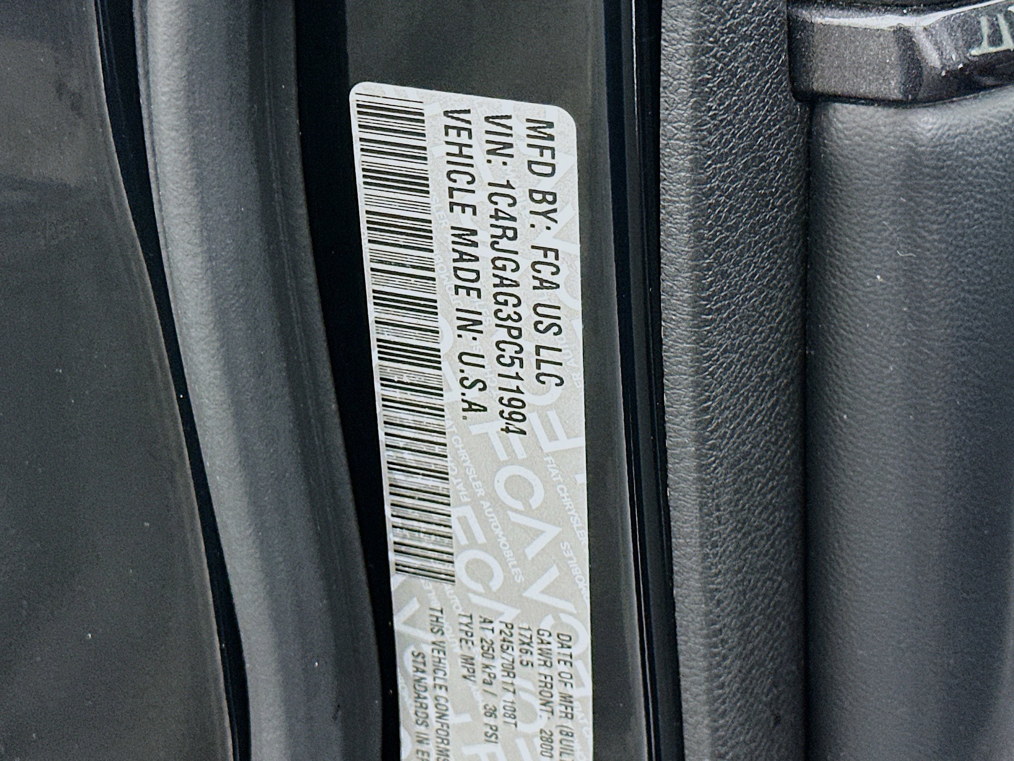 Used 2023 Jeep Grand Cherokee Laredo image 12