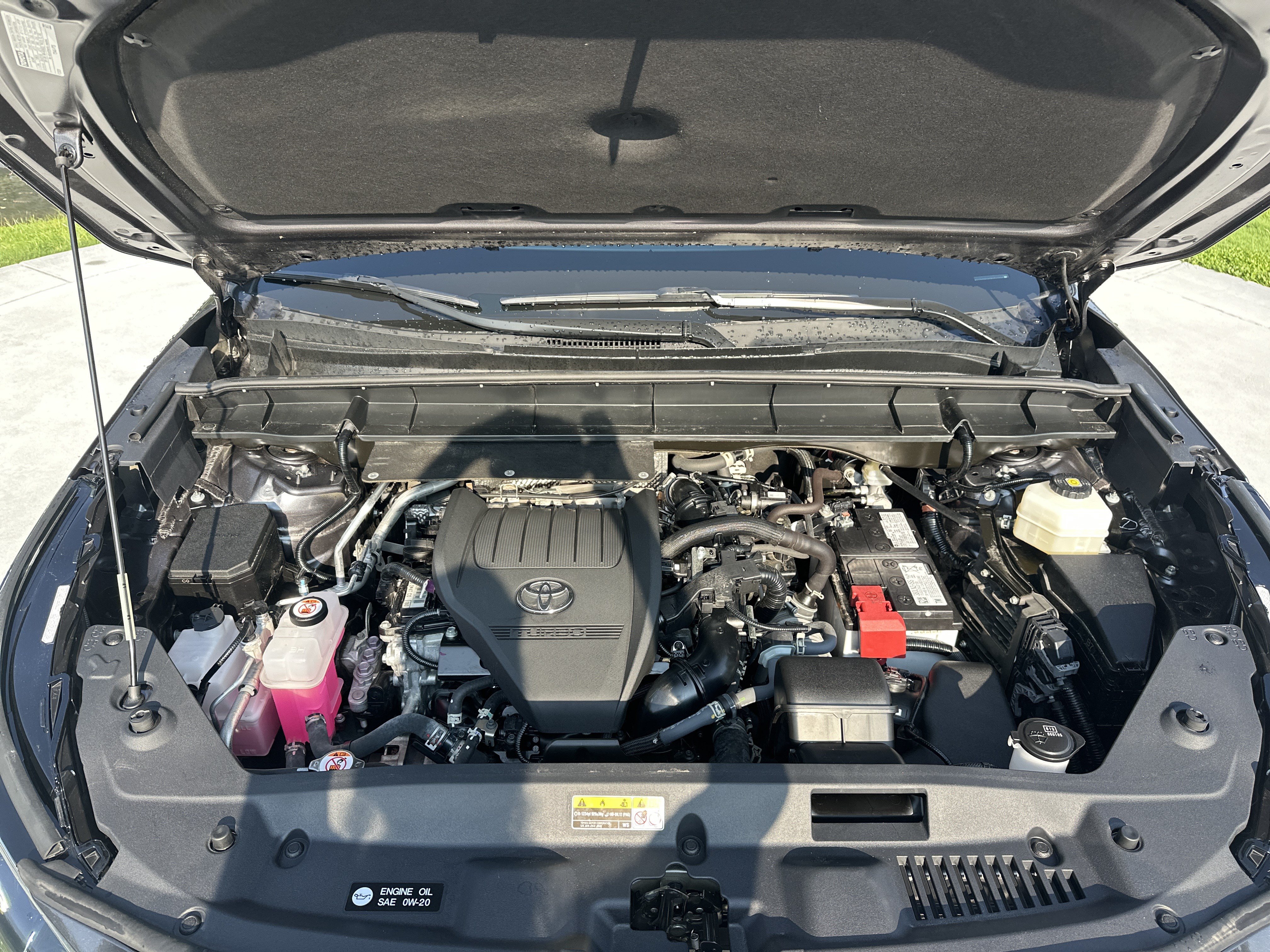 Used 2024 Toyota Highlander XLE FWD image 36