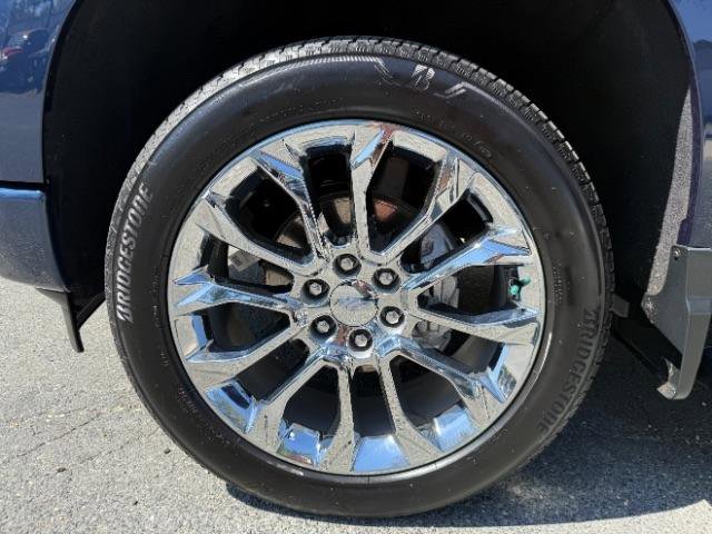 Used 2023 Chevrolet Silverado 1500 High Country w/ High Country Premium Package AWD/4WD image 40