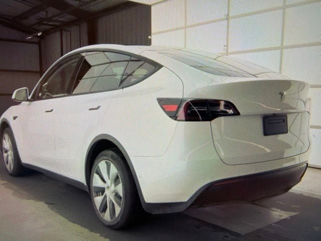 Used 2021 Tesla Model Y Long Range AWD/4WD image 3