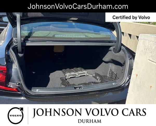 Used 2023 Volvo S90 B6 Ultimate image 11