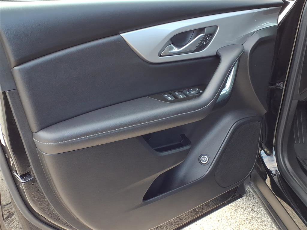 Used 2022 Chevrolet Blazer LT w/ Redline Edition image 3
