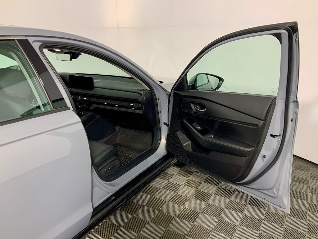 Used 2025 Honda Accord Touring image 35