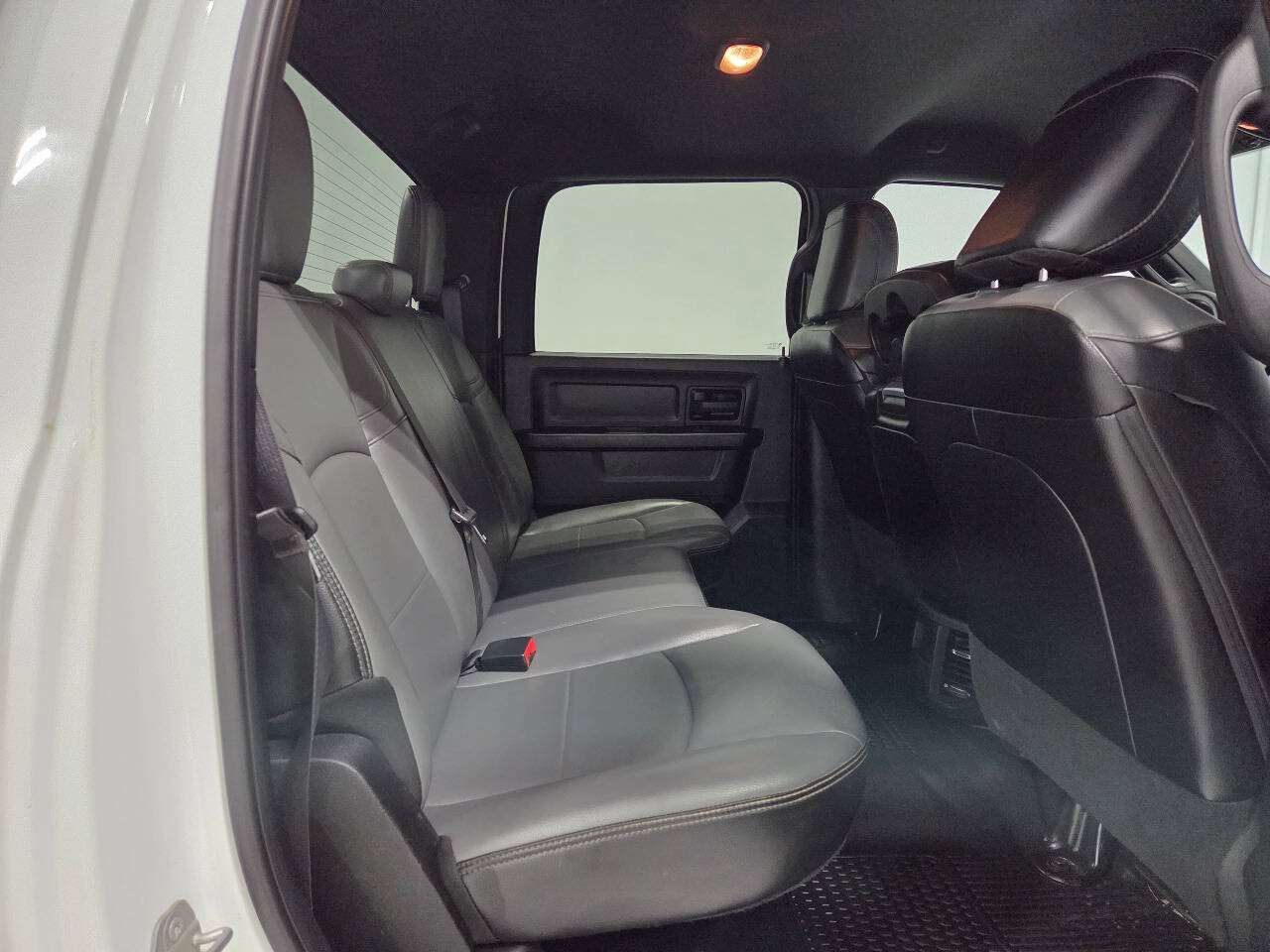 Used 2022 RAM 2500 Tradesman w/ Chrome Appearance Group AWD/4WD image 16