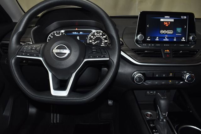 Used 2024 Nissan Altima 2.5 SV image 14