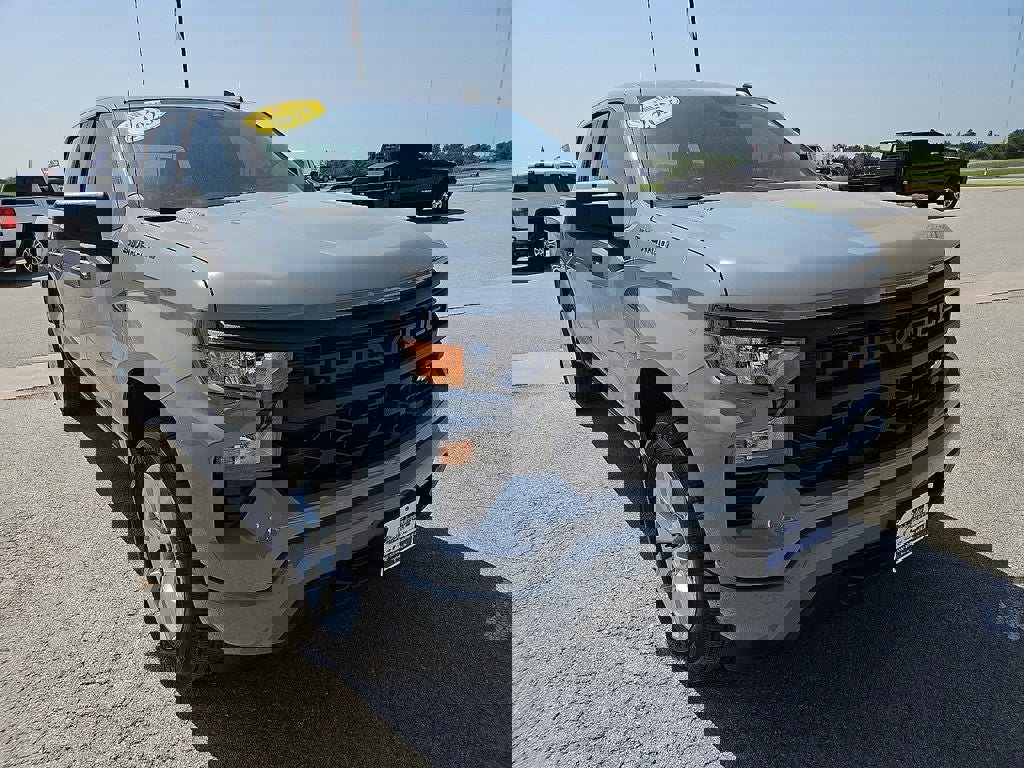 Used 2025 Chevrolet Silverado 1500 Custom RWD image 11