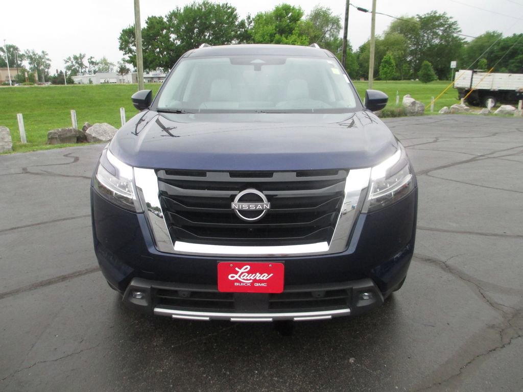 Used 2022 Nissan Pathfinder Platinum w/ Lighting Package (N93) AWD/4WD image 13