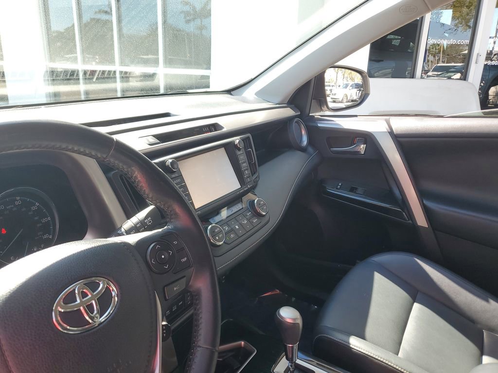 Used 2018 Toyota RAV4 Limited w/ Advanced Technology Package image 21