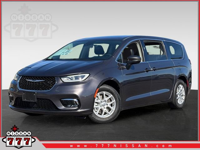 Used 2023 Chrysler Pacifica Touring-L image 1