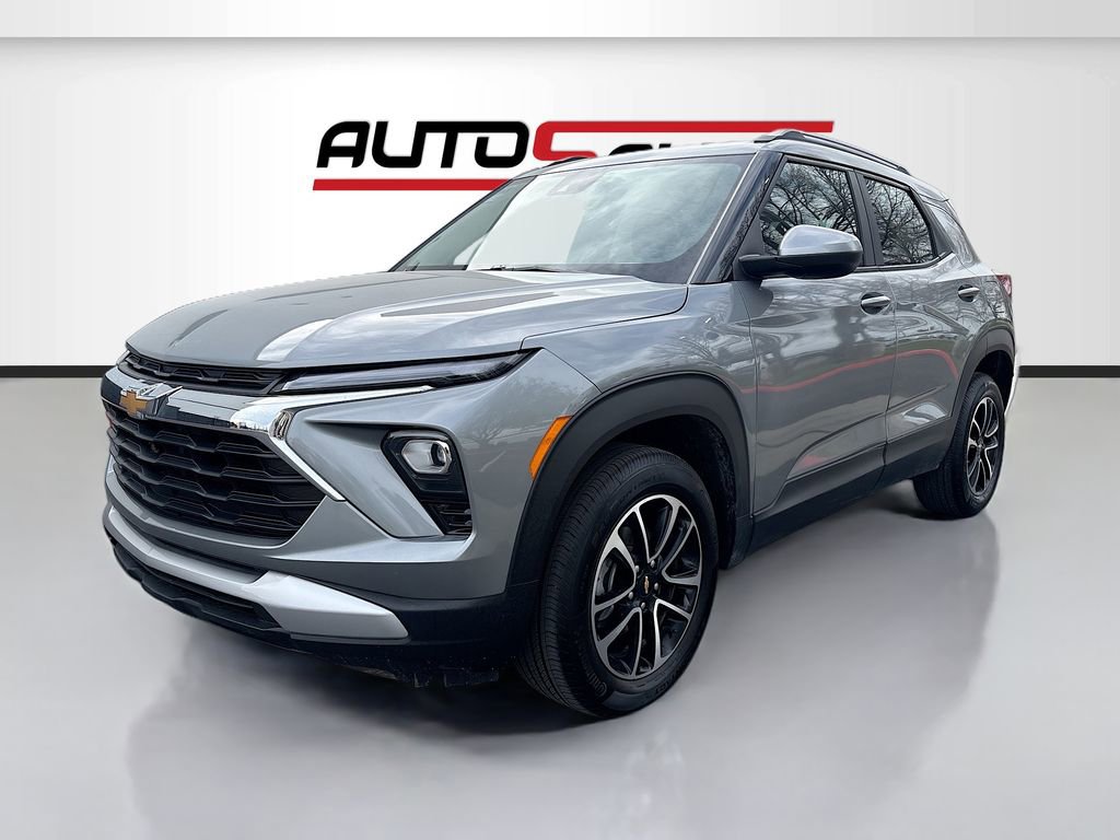 Used 2026 Chevrolet TrailBlazer LT w/ Convenience Package AWD/4WD image 3