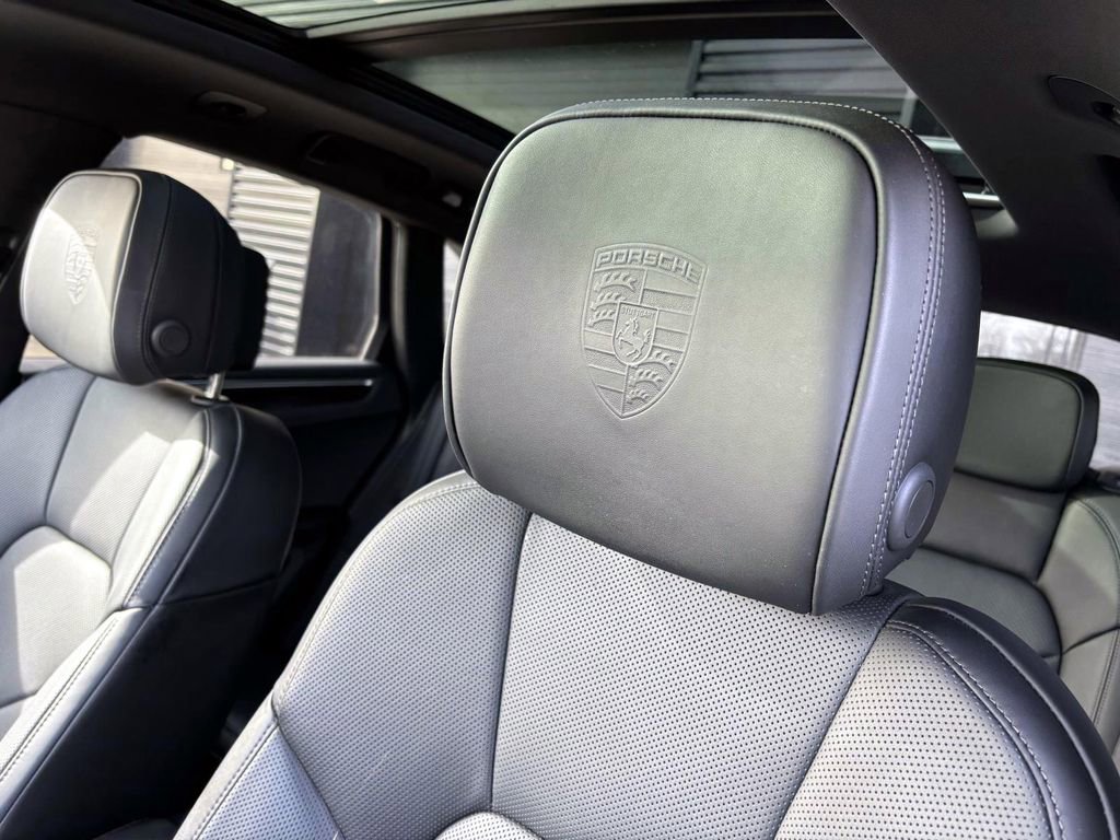 Used 2025 Porsche Macan Turbo image 21