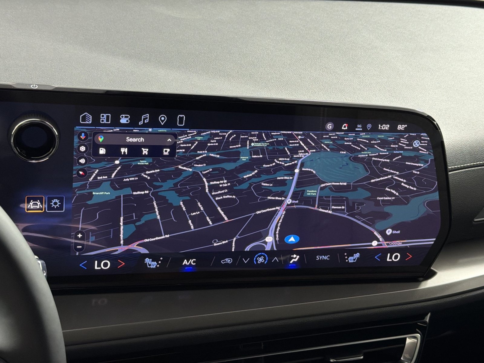 New 2027 Chevrolet Traverse LT w/ Midnight/Sport Edition FWD image 20