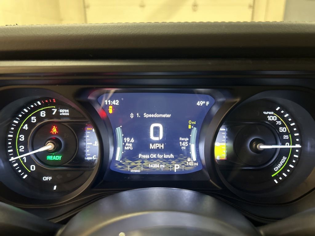 Used 2025 Jeep Wrangler Unlimited Sahara image 19