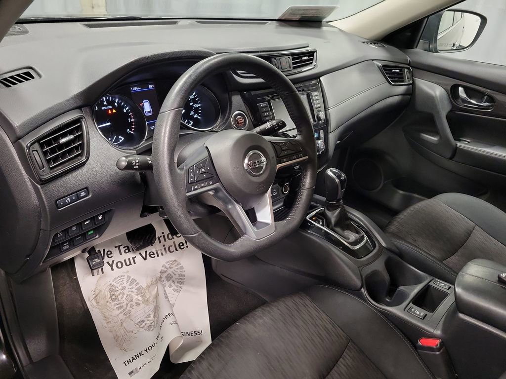Used 2020 Nissan Rogue SV image 14