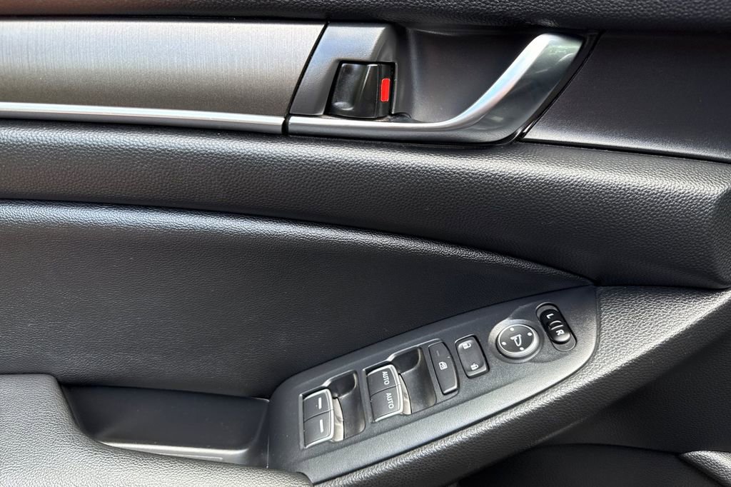 Used 2020 Honda Accord Hybrid image 5