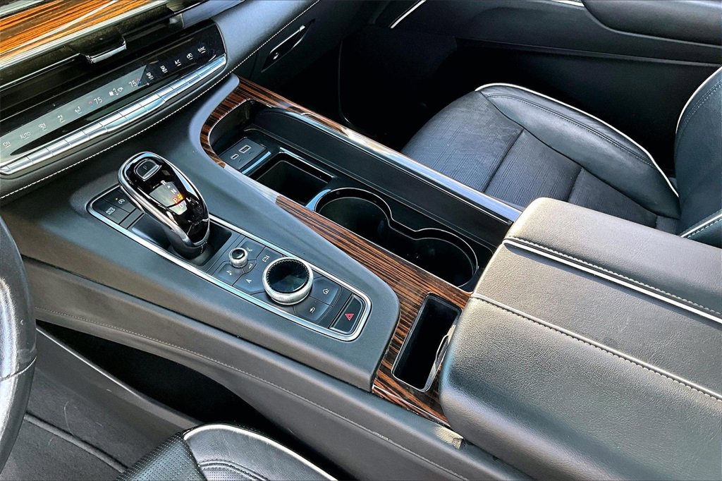 Used 2021 Cadillac Escalade Premium Luxury image 14