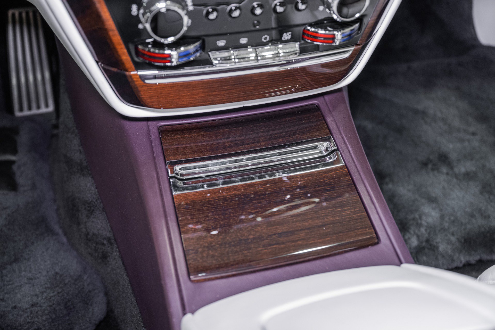 Used 2018 Rolls-Royce Phantom Sedan RWD image 44