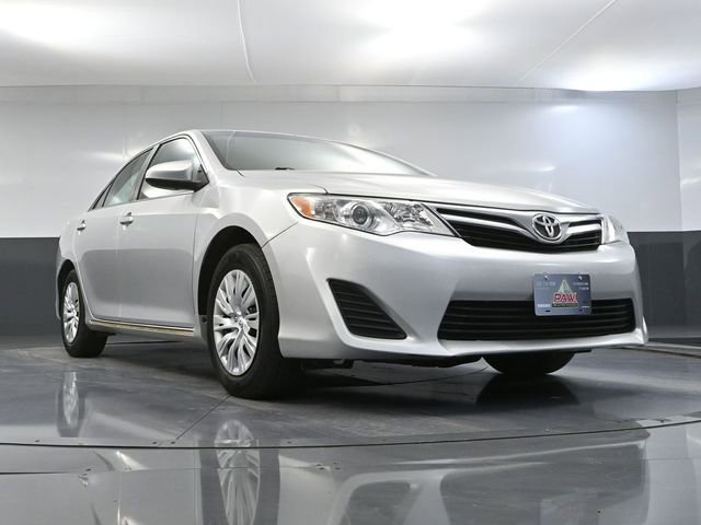 Used 2012 Toyota Camry LE FWD image 46