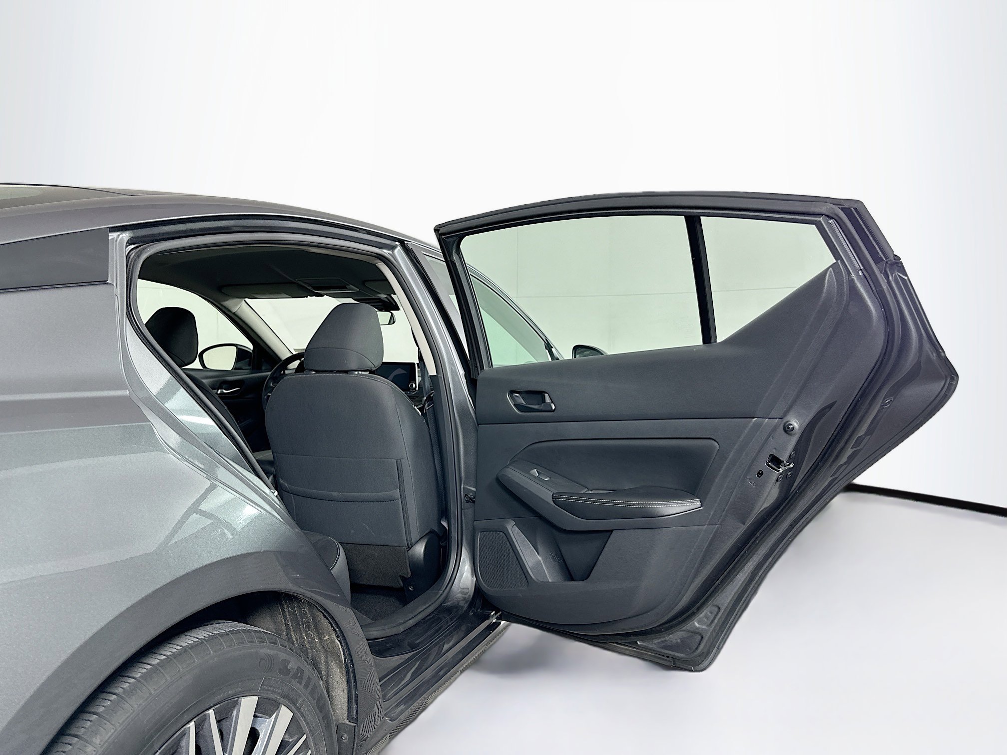 Used 2024 Nissan Altima 2.5 SV image 28