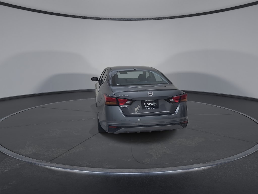 Used 2025 Nissan Altima 2.5 SV FWD image 14