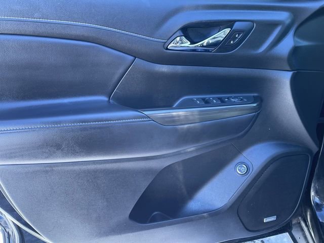 Used 2021 GMC Acadia SLT w/ Elevation Edition image 22