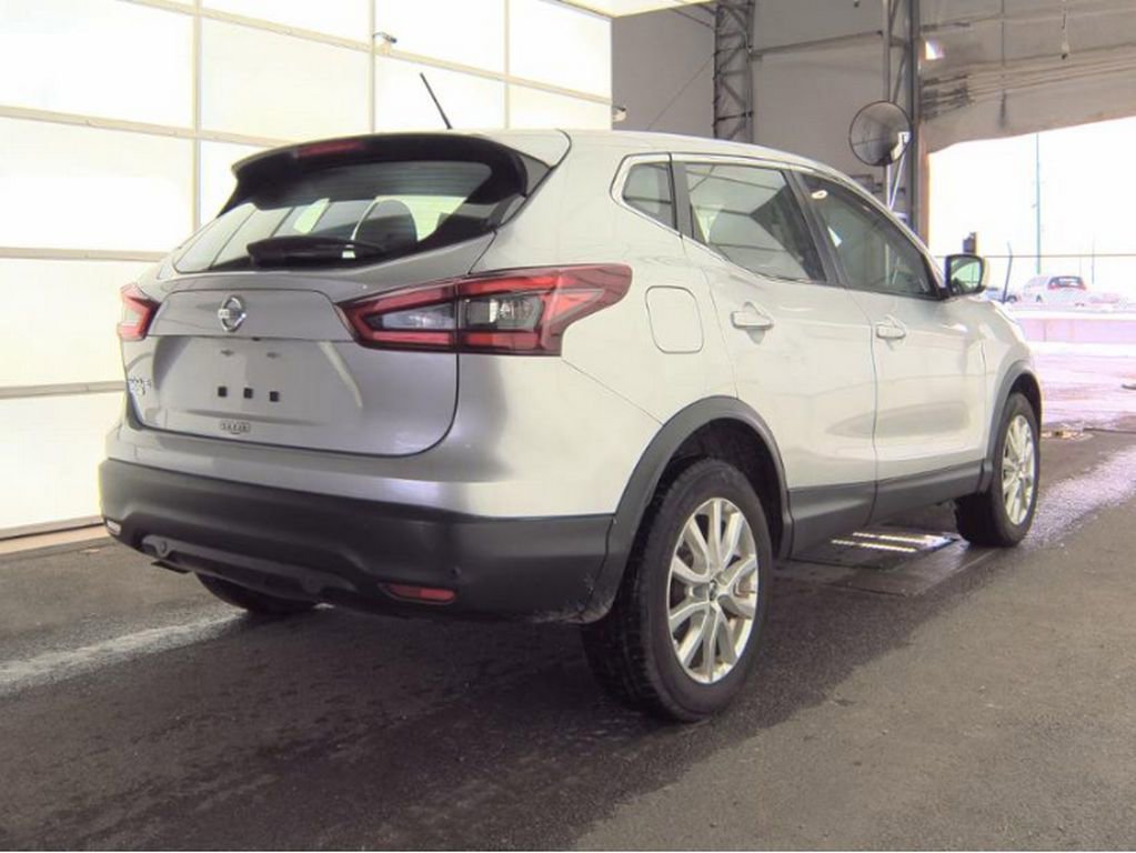 Used 2021 Nissan Rogue Sport S image 4
