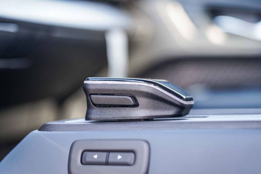 New 2025 Nissan Ariya Platinum image 26