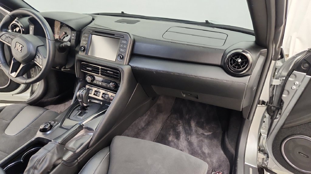 Used 2020 Nissan GT-R Premium AWD/4WD image 49